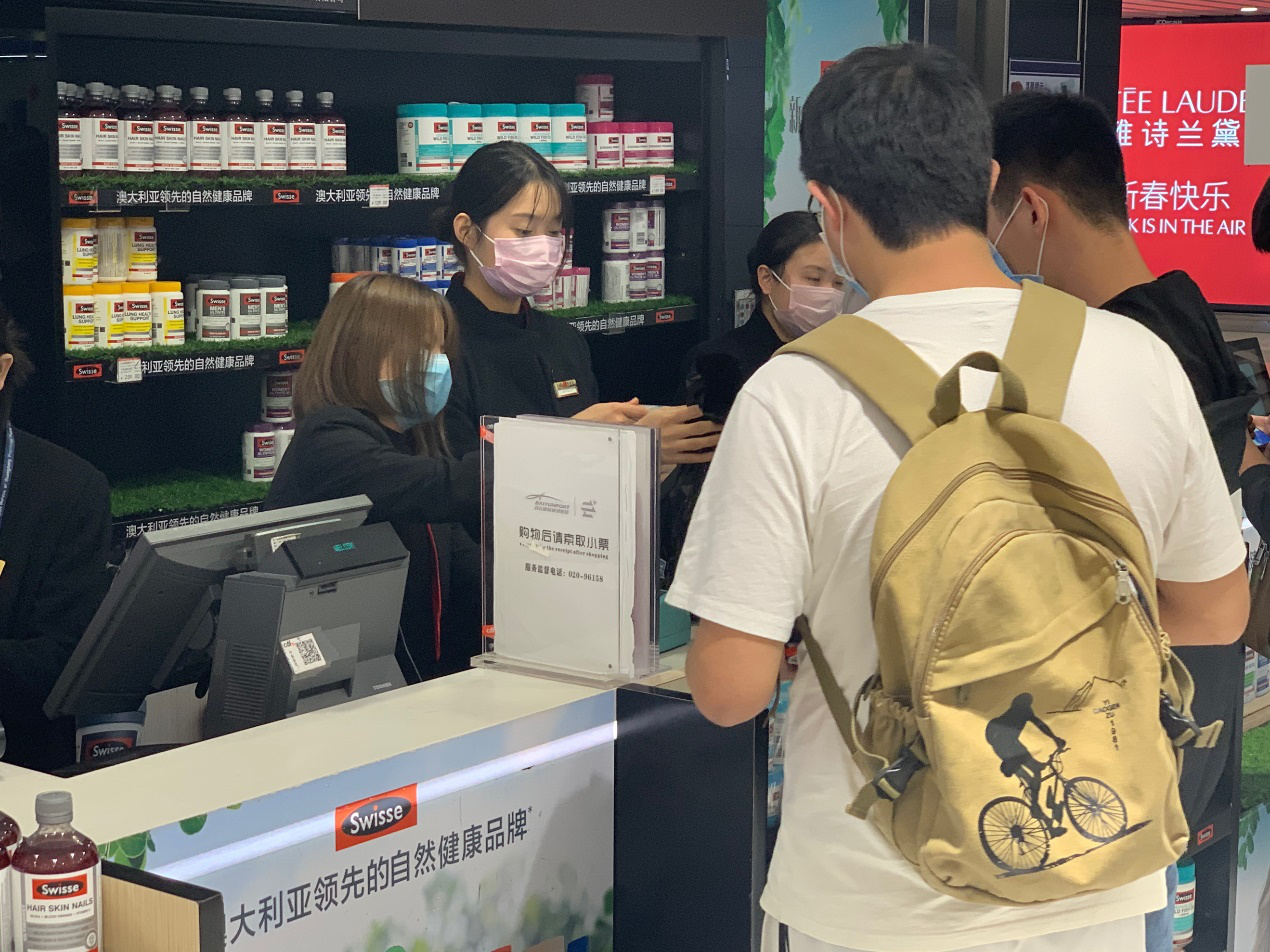 【中國(guó)免稅人在行動(dòng)?一線直擊篇】之三：抗“疫”前線，服務(wù)不打烊！