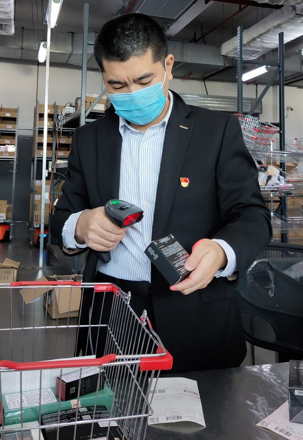 【中國(guó)免稅人在行動(dòng)?黨員先鋒篇】之一： 以“誠(chéng)”守“城”，講述一名普通黨員的故事