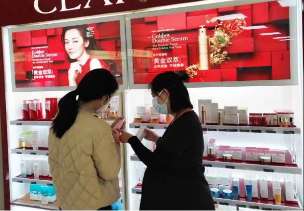 【中國免稅人在行動·一線直擊篇】之三十：疫情無情，服務有愛 致敬可愛的免稅人