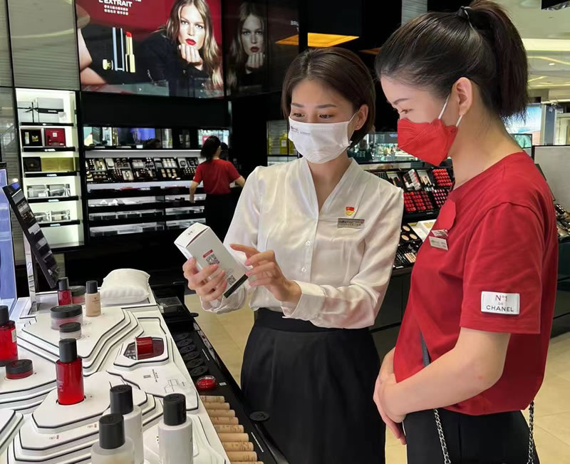 我和我的新時(shí)代｜免稅銷(xiāo)售專(zhuān)員到銷(xiāo)售主管的“十年蛻變”